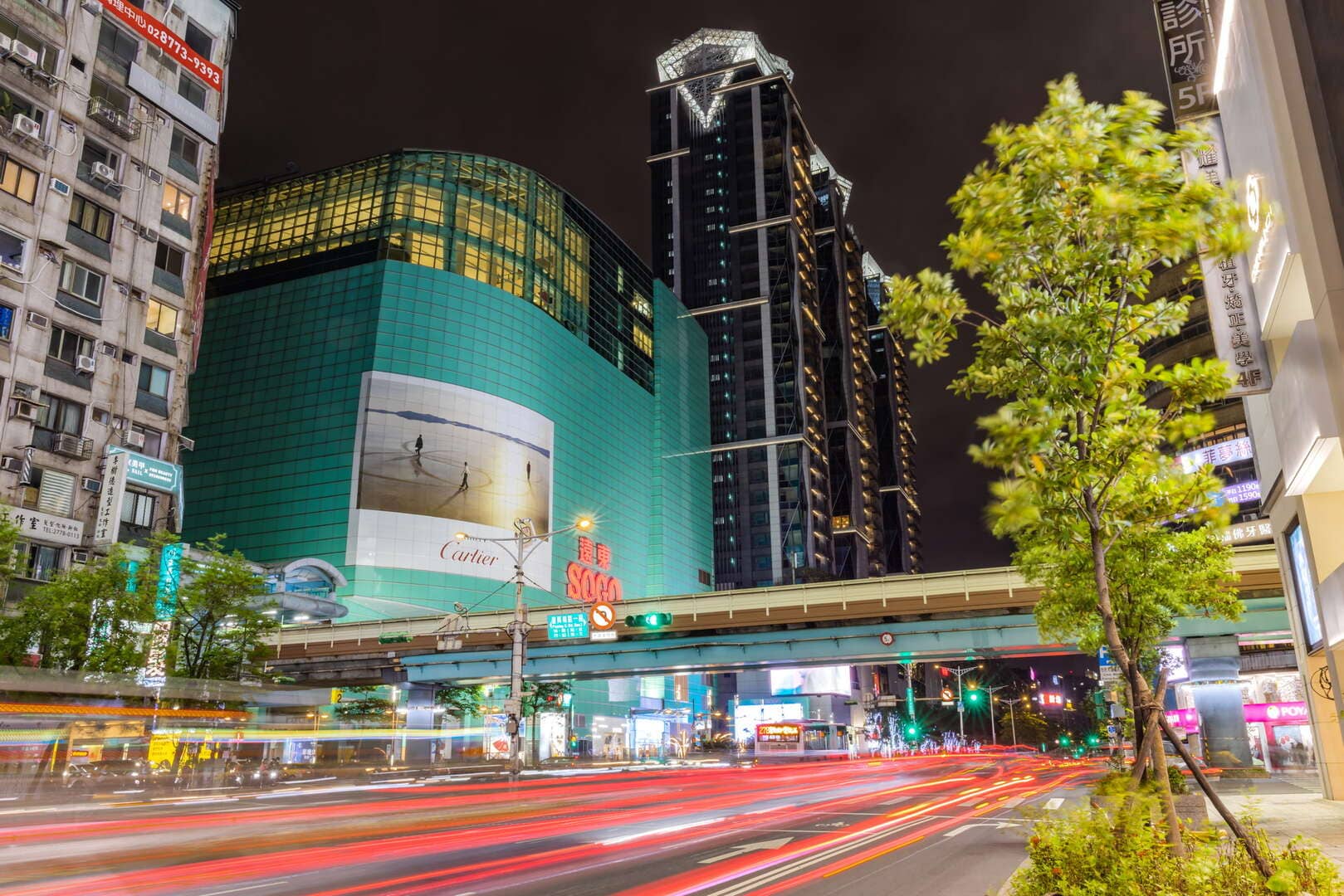 The Taipei East District that never sleeps.